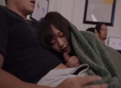 Vụng trộm với cô em họ dễ thương