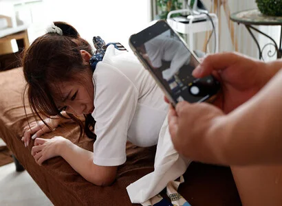 Đi triệt lông mất kiểm soát đè ra chịch
